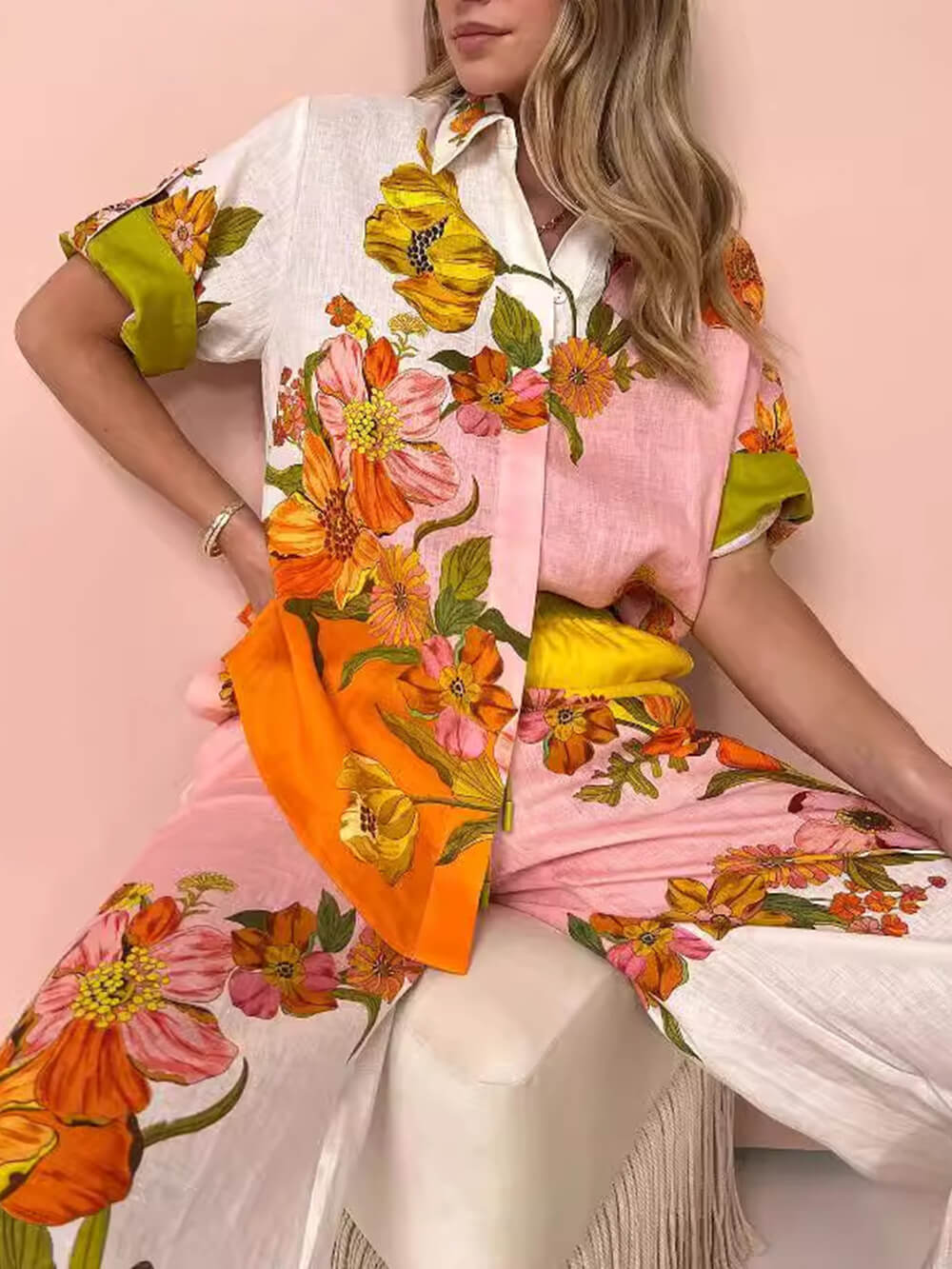 Chemisier surdimensionné boutonné à imprimé unique et sophistiqué au toucher moderne