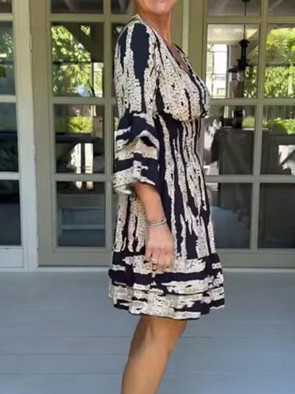 Chevron Pleat Painted Šaty s rukávy