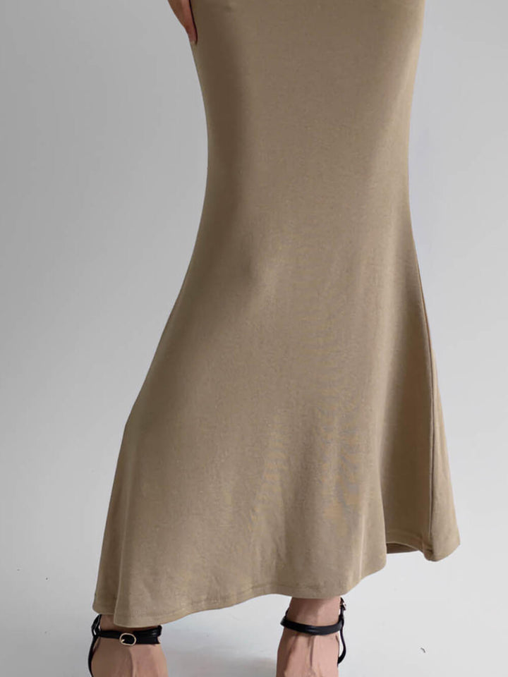 مطوي منتصف طول تنورة ذيل السمكة