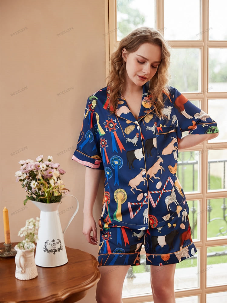 Set di Loungewear Corto con Stampa di Animali Carini in Stile Cartone Animato