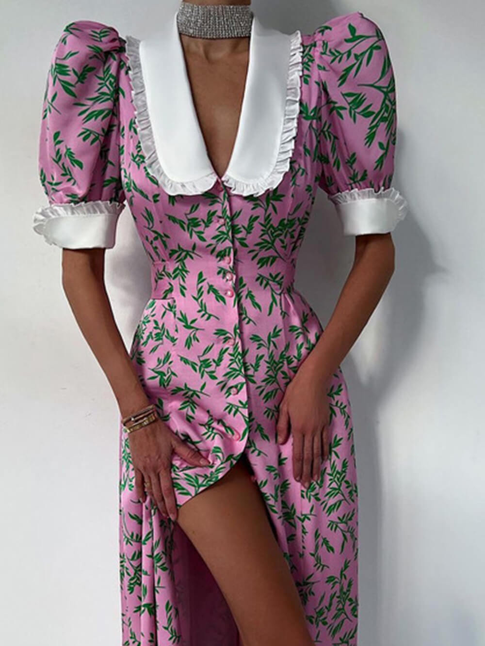 فستان أنيق متوسط الطول بياقة الدمية