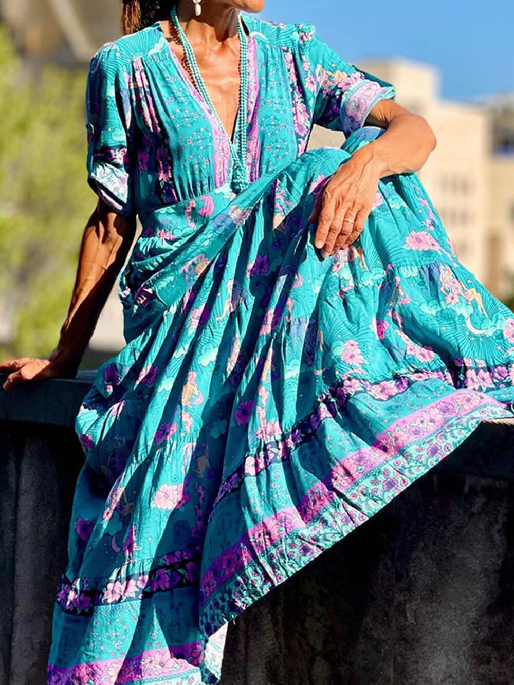 Stilig løs V-hals maxikjole