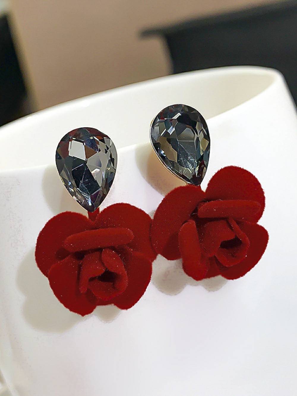 Enchanting Roses Black Crystal Stone Earrings