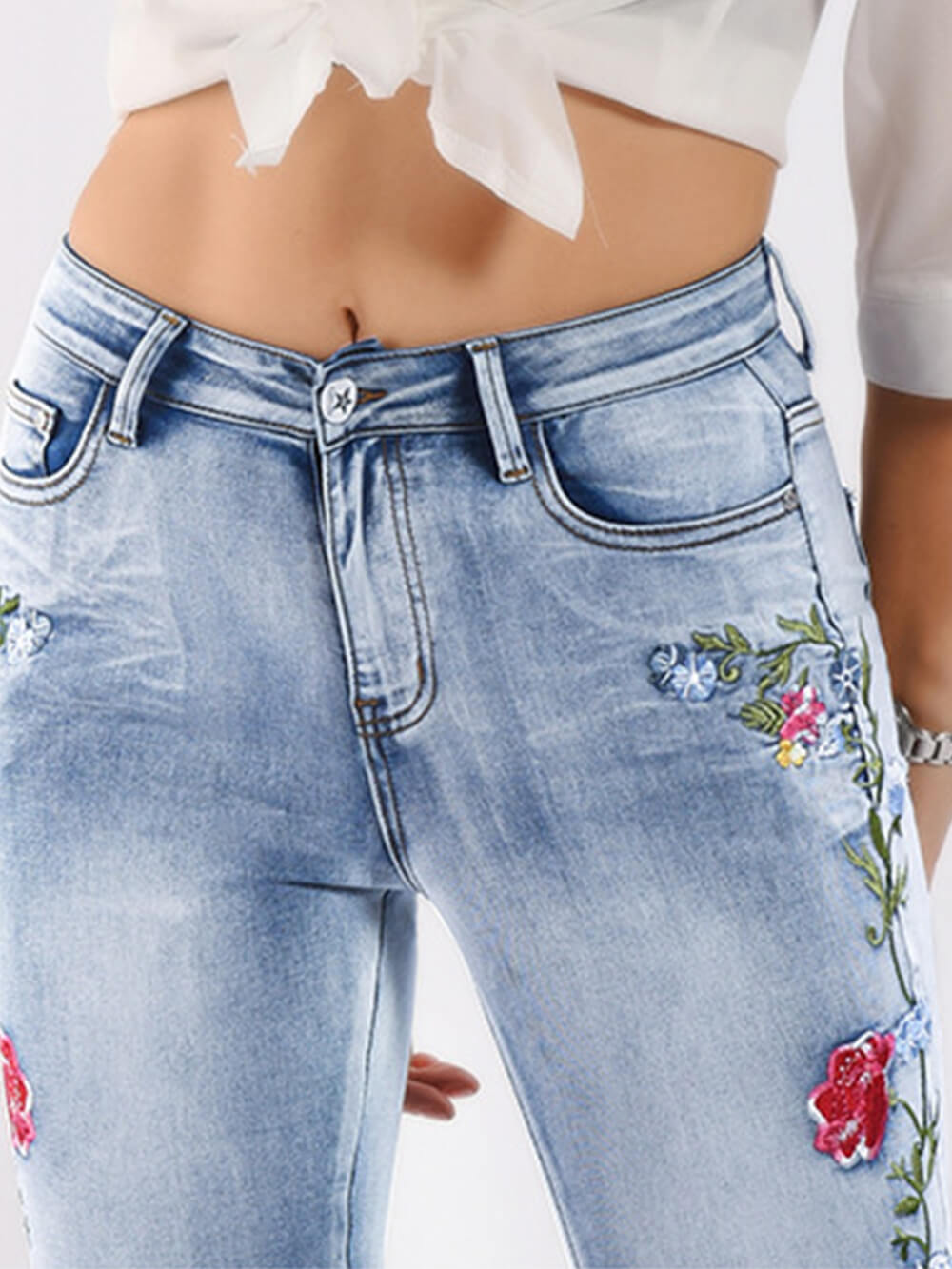 Three-Dimensional Embroidery Jeans