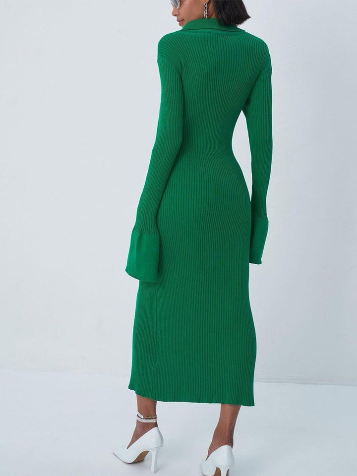 V-hals lang klokkeermet genser maxikjole