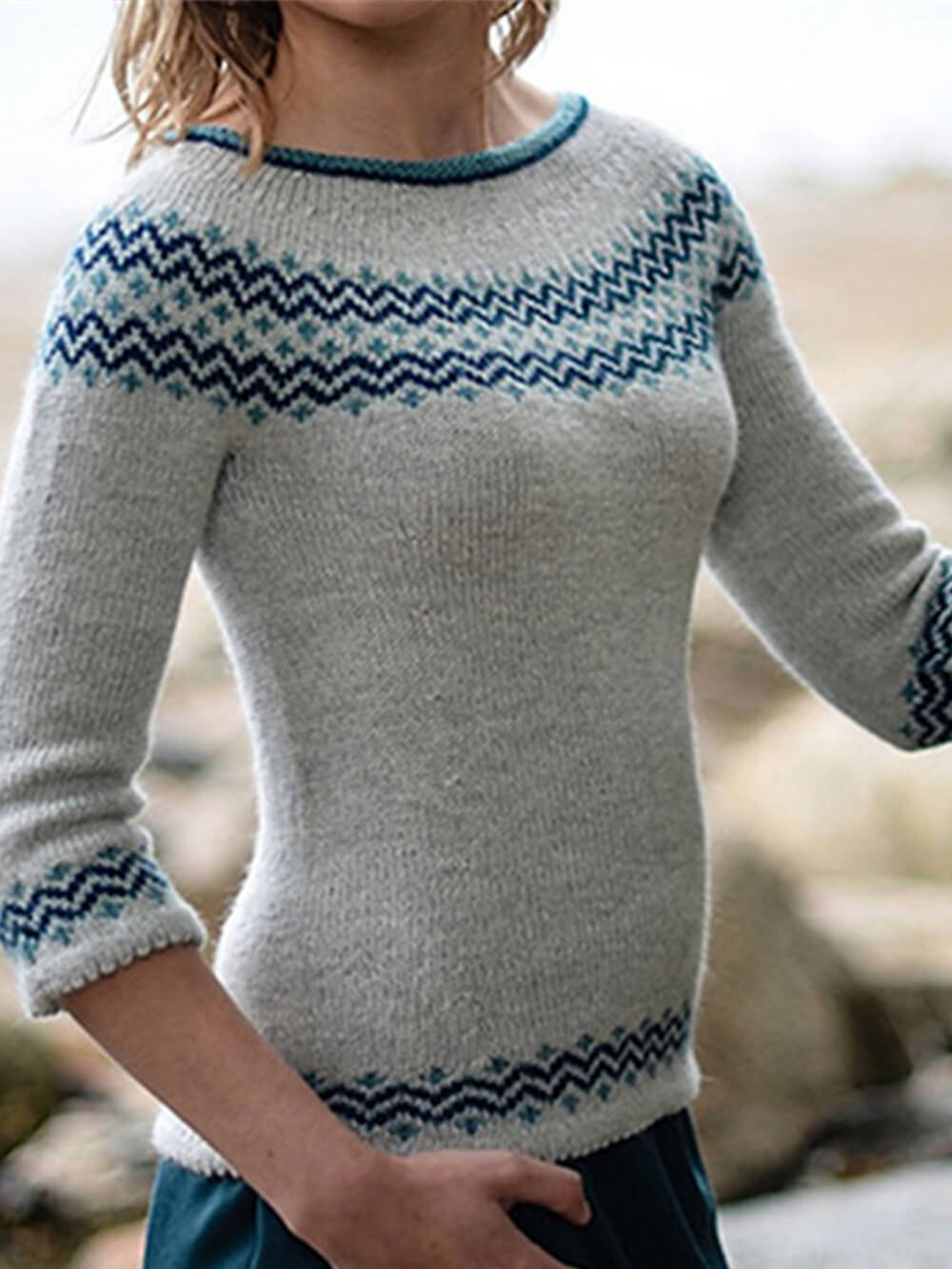 Round Neck And Fashion Sweater