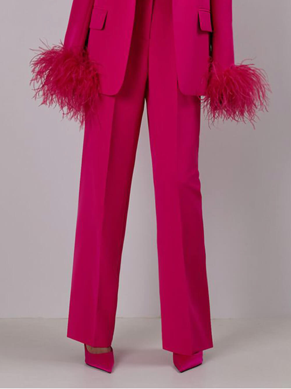 Κομψό γούνινο κοστούμι μόδας