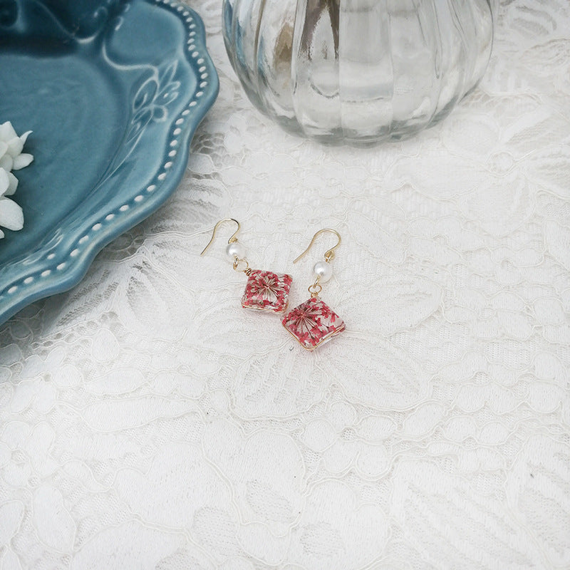 Resin Pressed Flower Earrings - Pearl Small Square Queen Anne's Lace