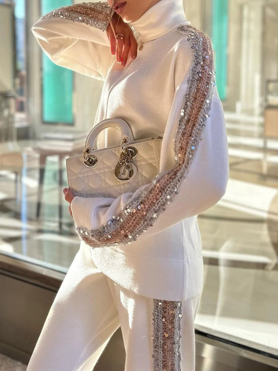 Conjunto de pantalones con lentejuelas y cuello alto