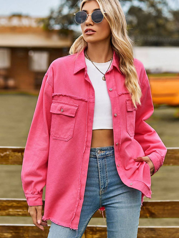 Chaqueta rosa acolchada con bolsillo en el pecho