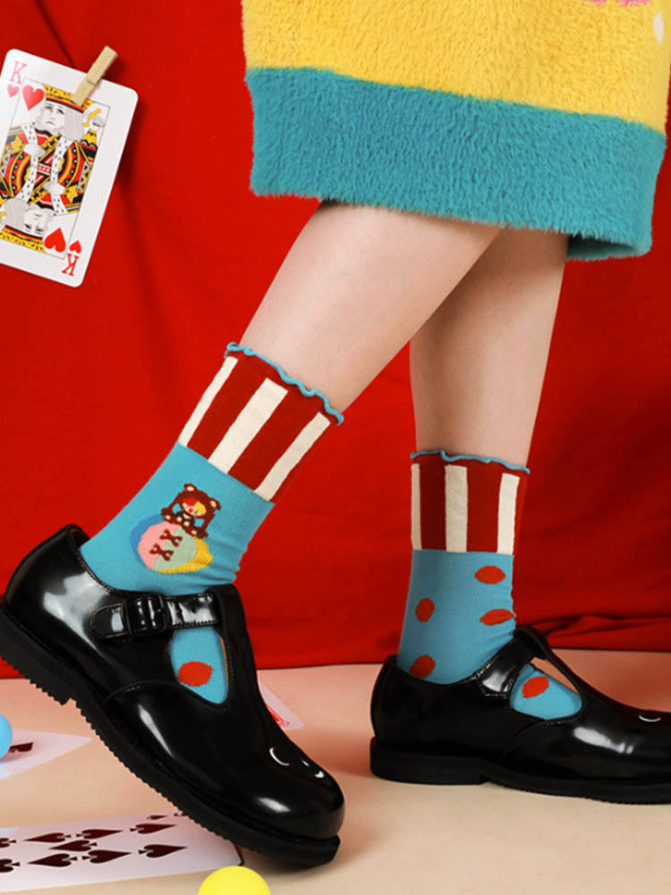 Niedliche Socken mit Cartoon-Illustration bis zur Wade