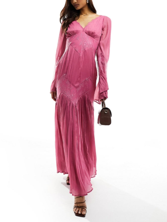 बेरी में लंबी आस्तीन वाली लेस इंसर्ट क्रिंकल मैक्सी ड्रेस