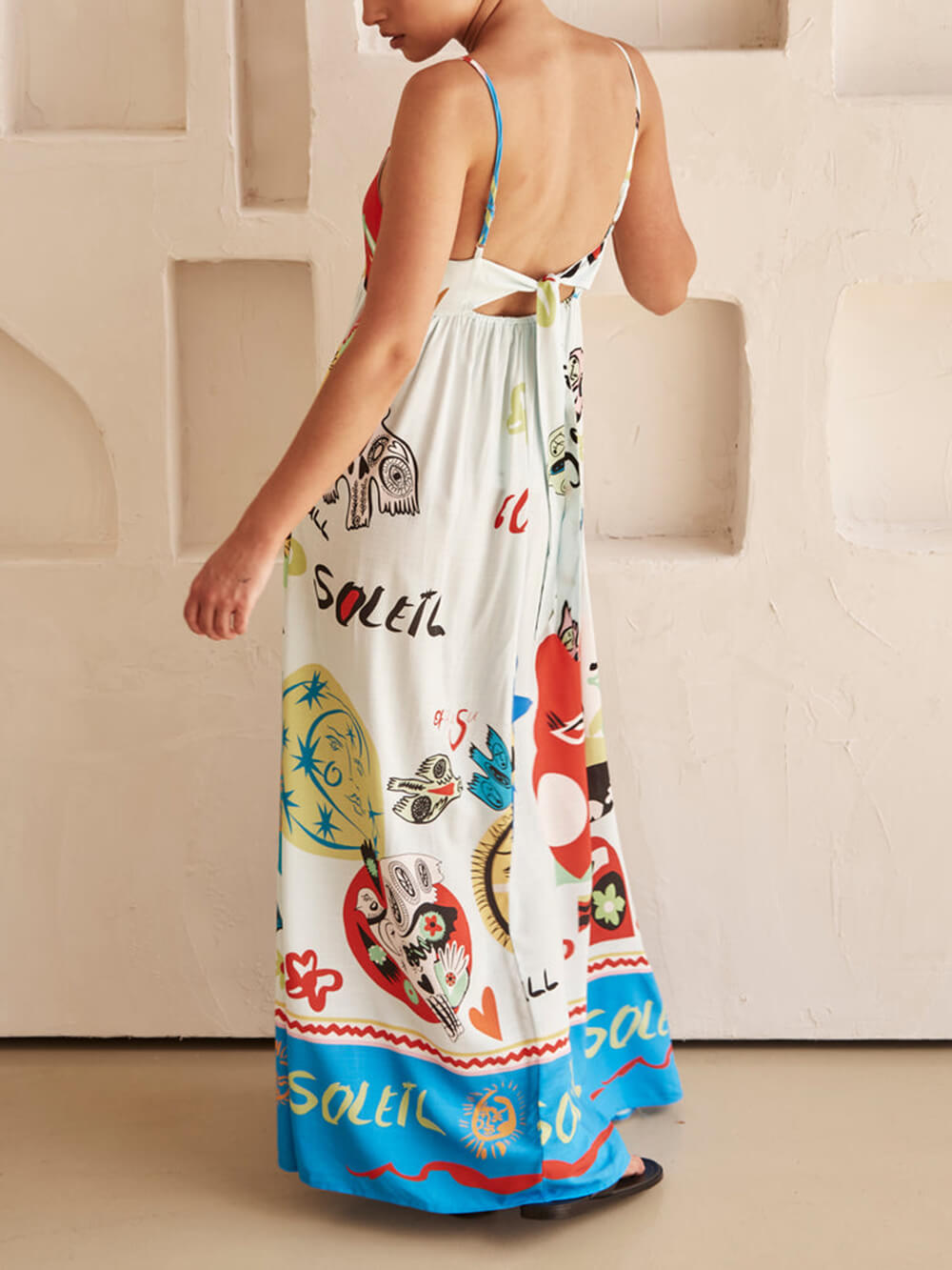 परिष्कृत सनसनी साटन अद्वितीय प्रिंट मैक्सी ड्रेस
