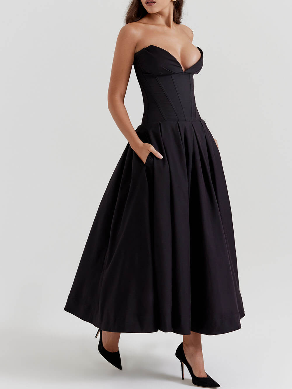 Robe mi-longue noire sans bretelles