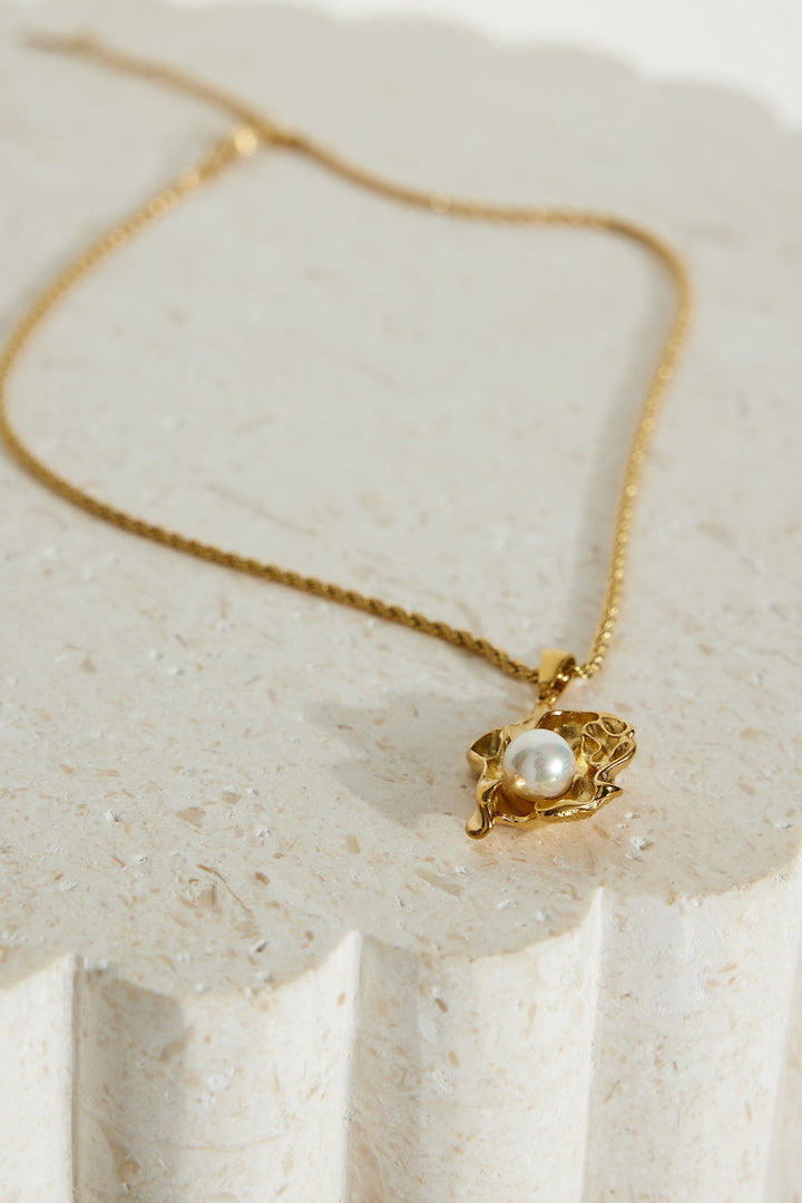 18k Plated Gold Oyster Necklace Gold