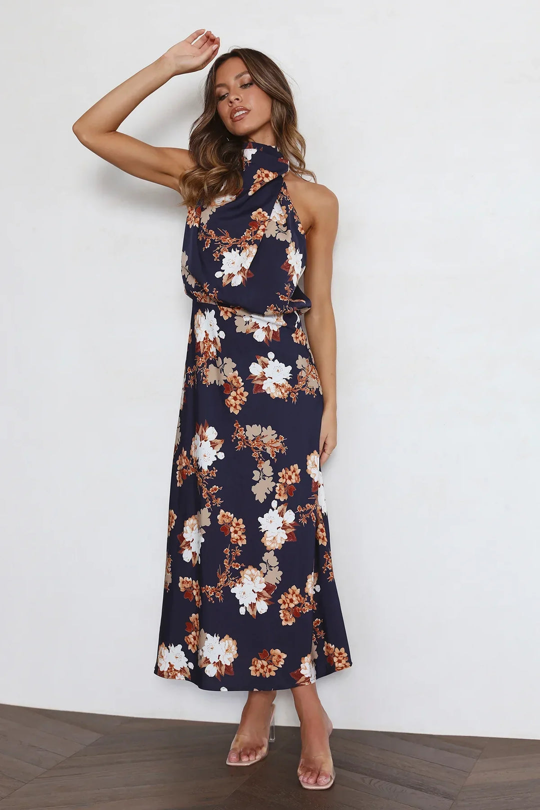 Wine Country Dates Floral Halter Neck Elastik Talje Maxi Kjole