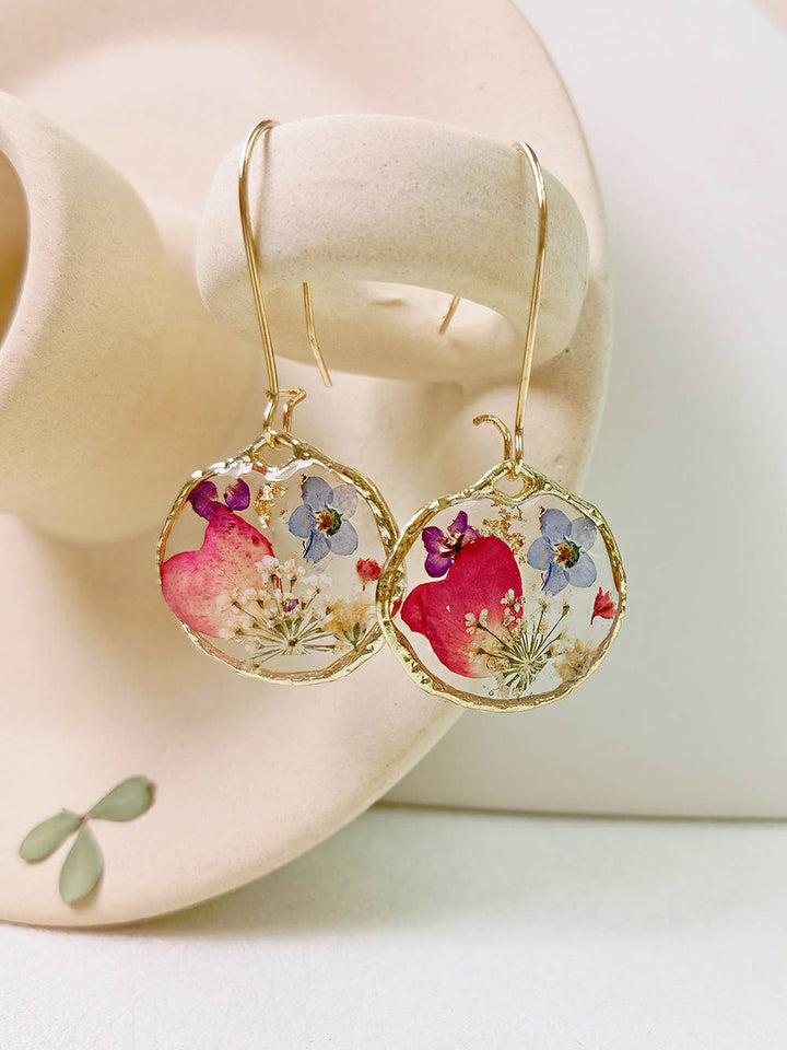 Boucles d’oreilles à fleurs pressées en résine - Jardin de pétales de rose