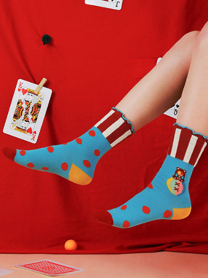 Niedliche Socken mit Cartoon-Illustration bis zur Wade