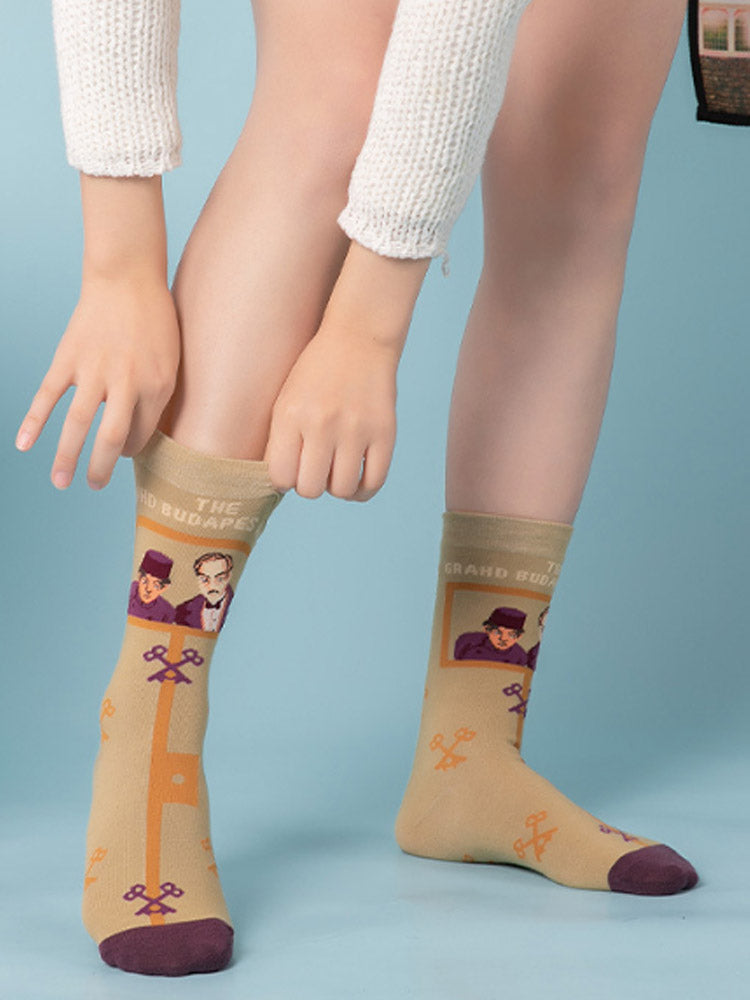 Wadenhohe Socken mit Cartoon-Muster