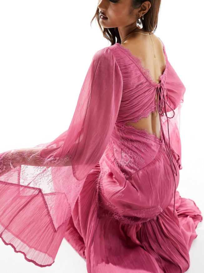 बेरी में लंबी आस्तीन वाली लेस इंसर्ट क्रिंकल मैक्सी ड्रेस