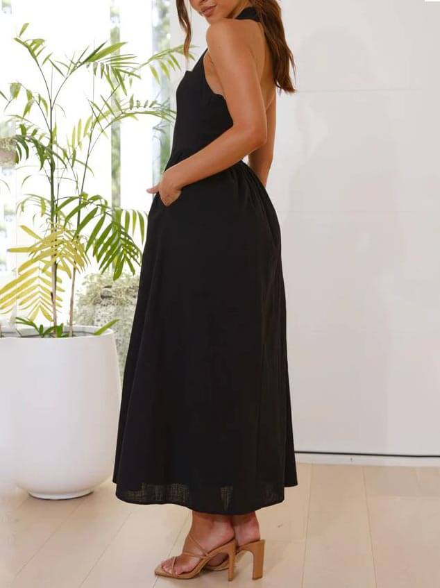 Vestido negro pequeño con cintura y cuello halter Vestido de longitud media