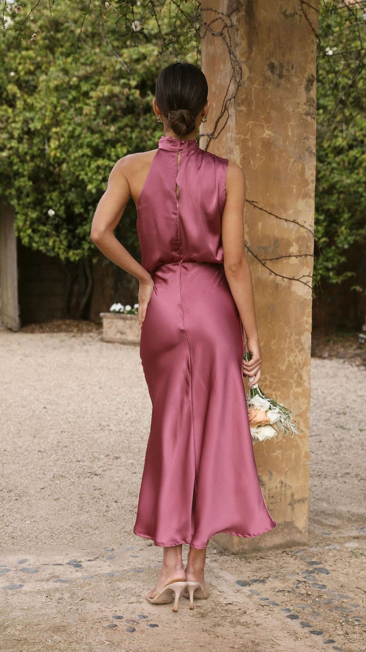 Curve Satin Ruched Halter Neck Maxi Kleed An Orchidee