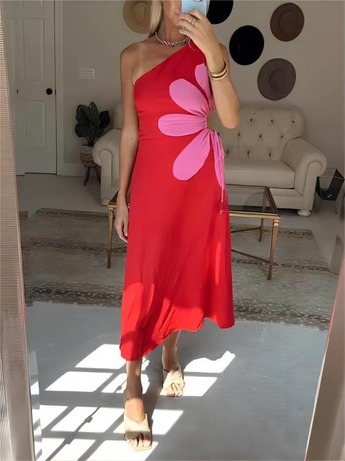 Vestido midi com estampa floral posicionada sem ombros