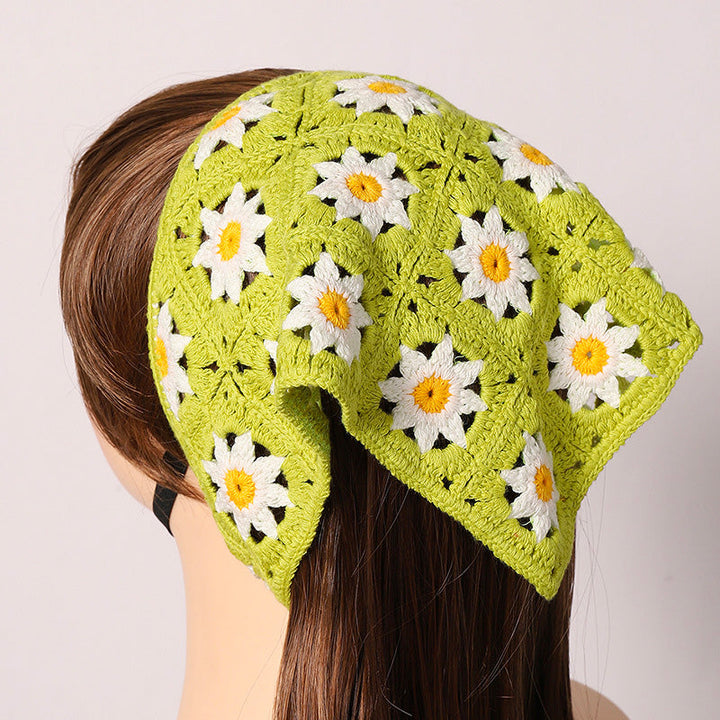 Käsin virkattu Daisy Bandana