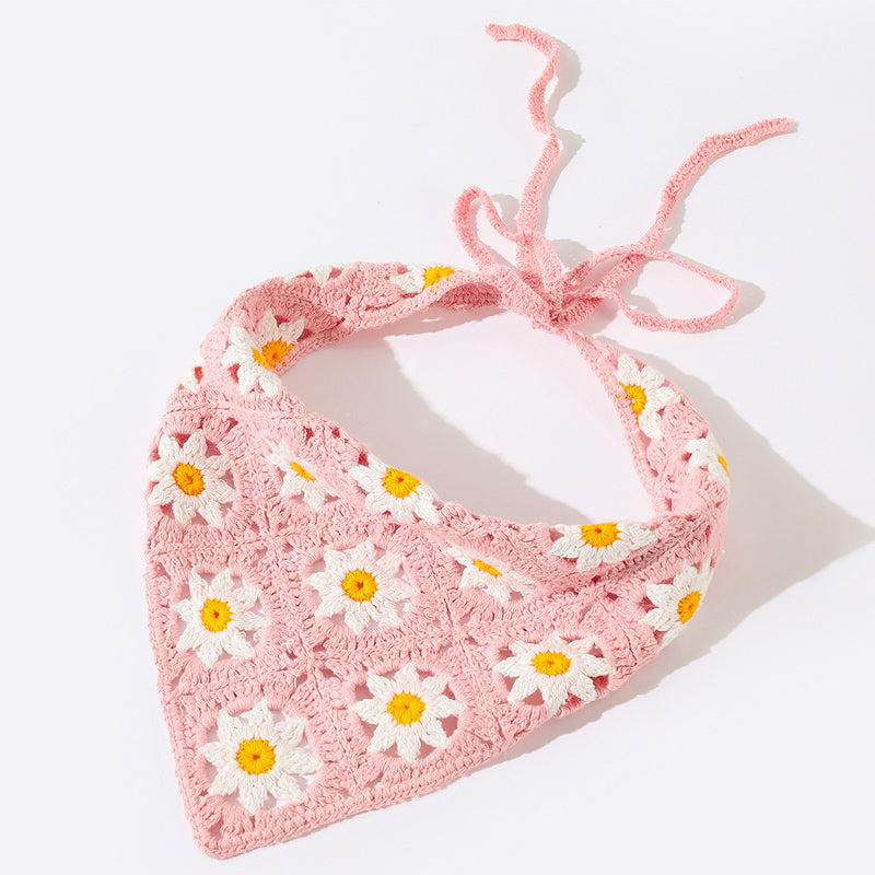 Käsin virkattu Daisy Bandana