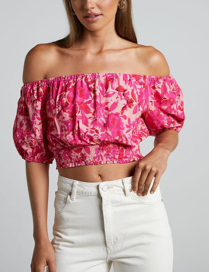 Off Shoulder Puff Sleeve Shirred toppi vaaleanpunainen kukka