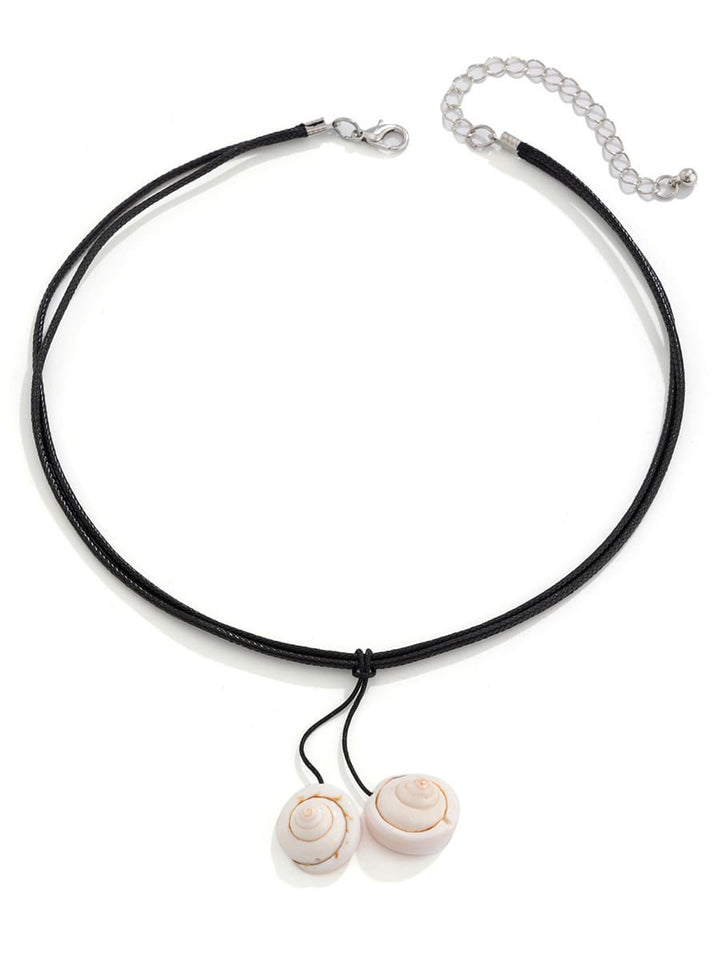 Collana di conchiglie con nappa