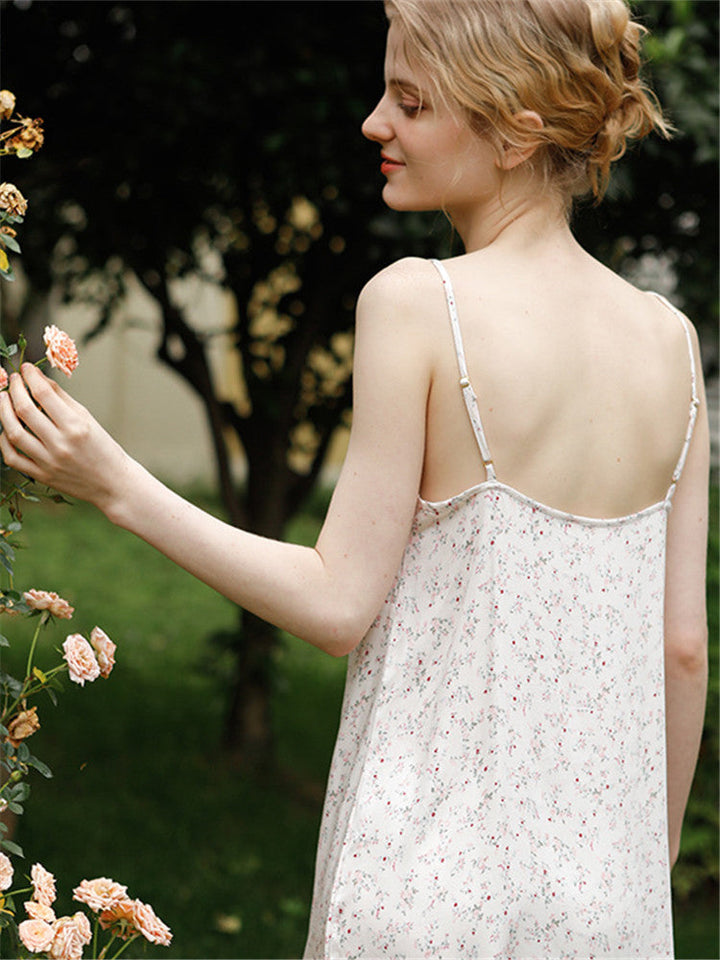 Camisón floral de satén rosa pequeño