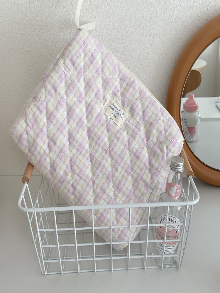 Diamond Grid Texture Makeup Bag