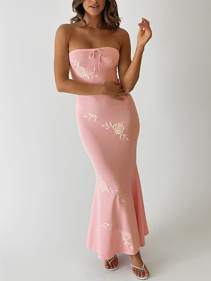 Robe longue sans bretelles brodée de fleurs