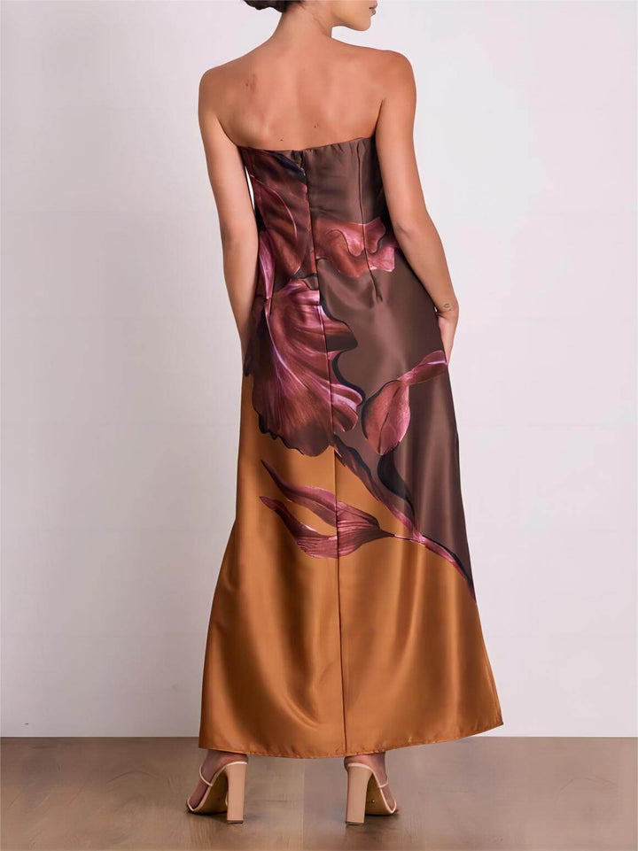 Elegante maxi abito con stampa floreale con spalle scoperte a contrasto