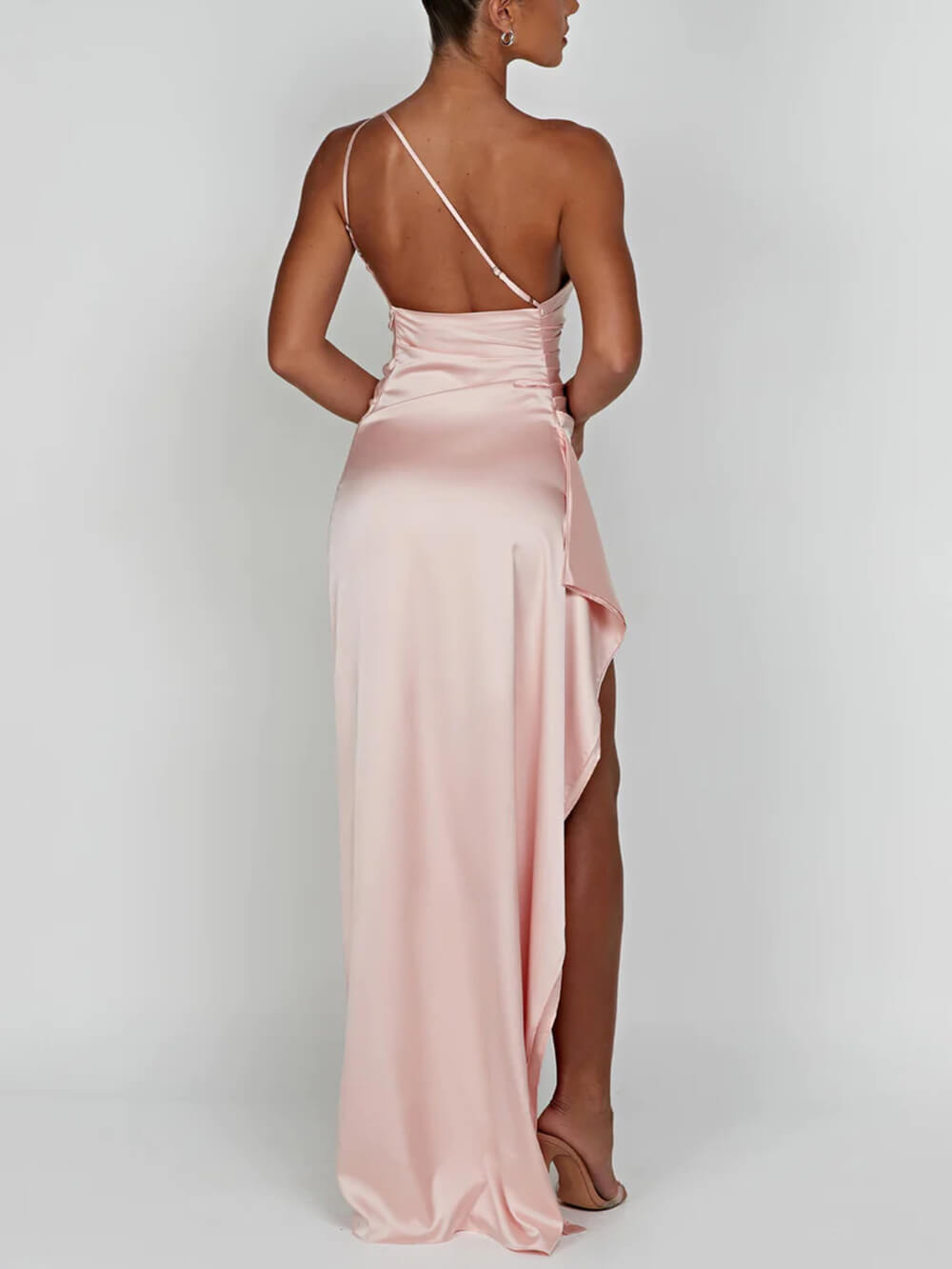 Robe longue fendue en satin