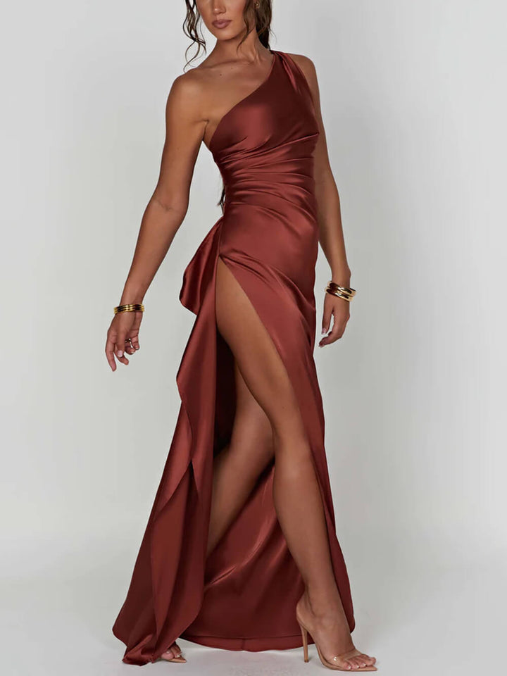 Robe longue fendue en satin