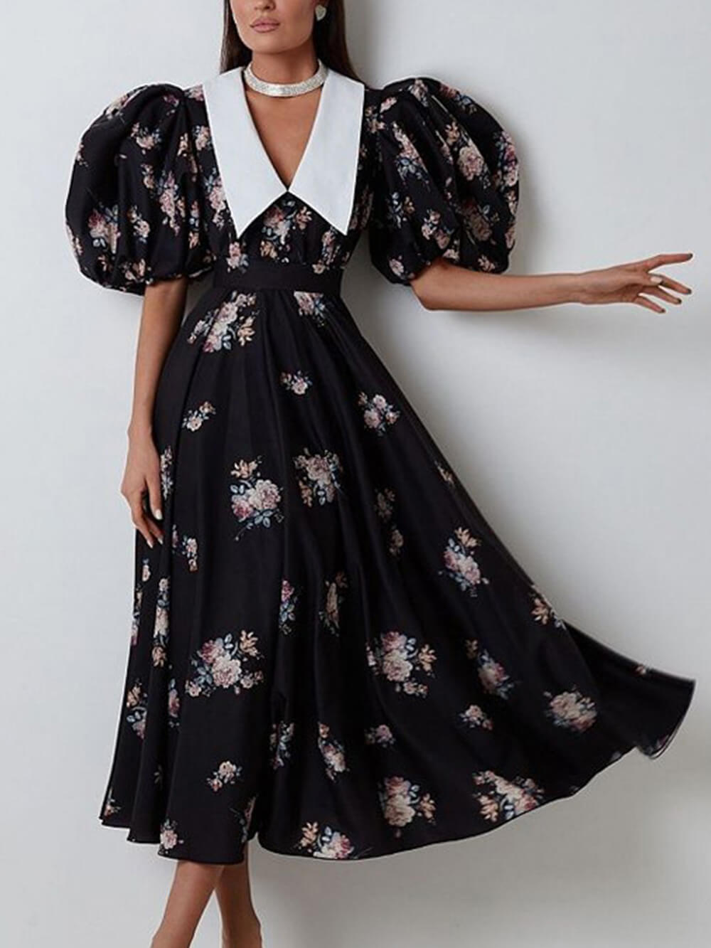 Robe midi noire à col de poupée Maxi French