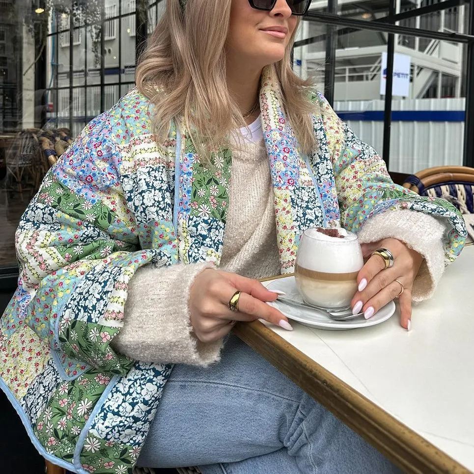 Gelbgrüne Jacke mit Patchwork-Print und Blumenmuster