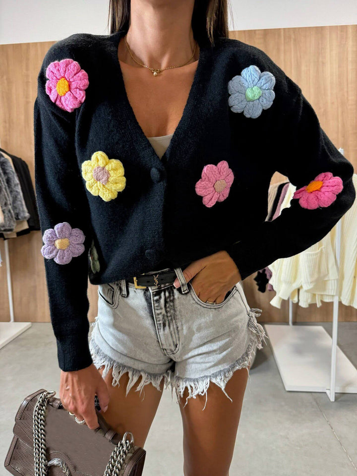 Lässige Häkel-Blumen-Strickjacke