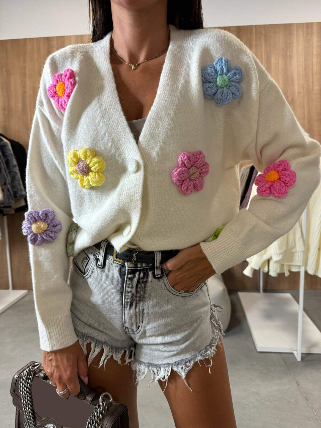 Lässige Häkel-Blumen-Strickjacke