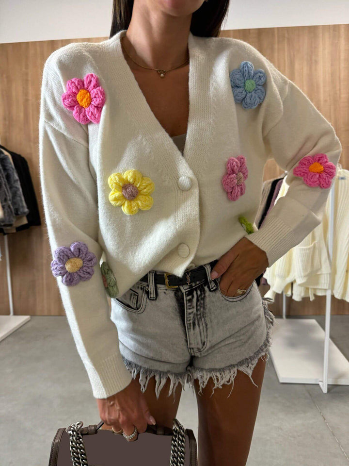 Lässige Häkel-Blumen-Strickjacke