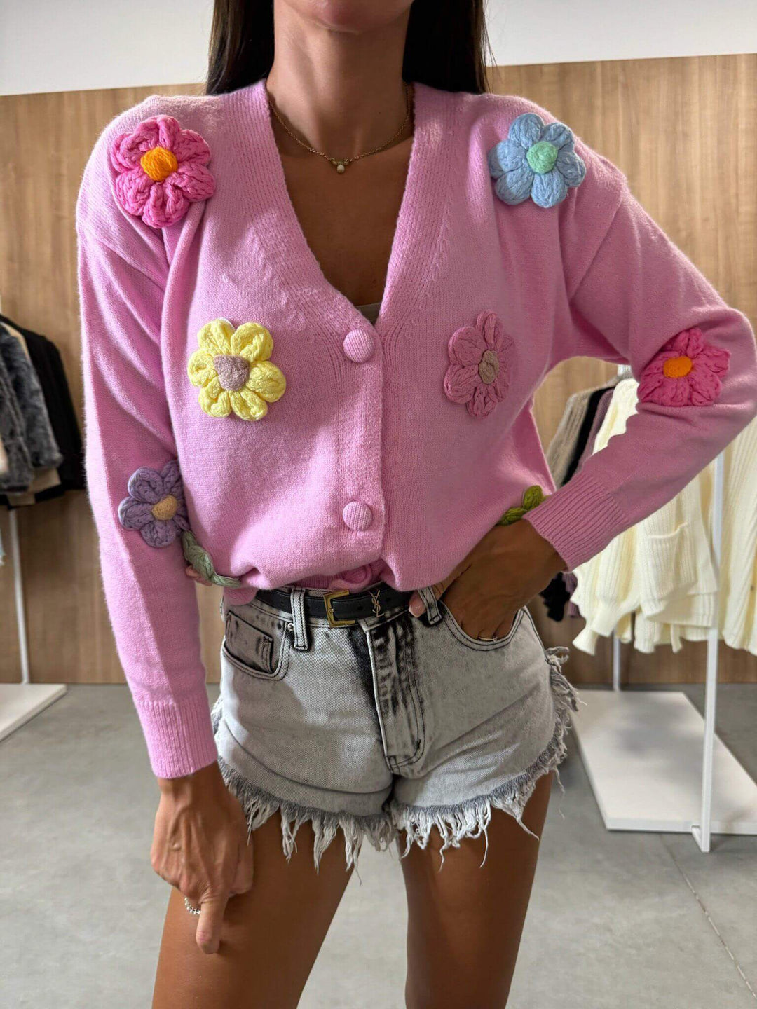 Lässige Häkel-Blumen-Strickjacke