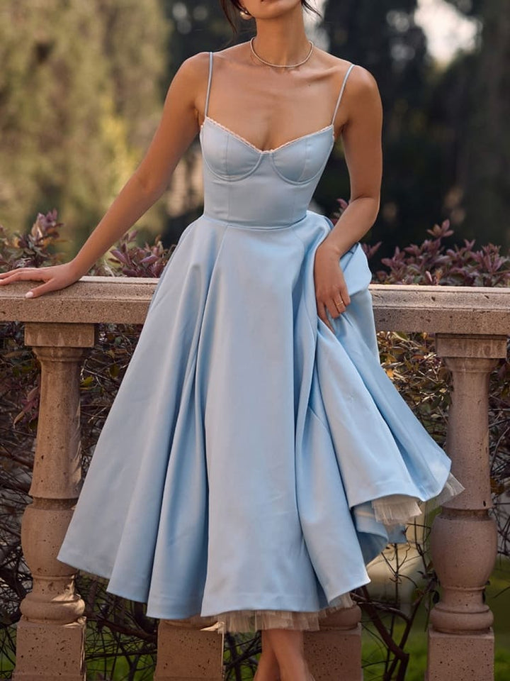 Robe mi-longue en tulle bleu Cendrillon