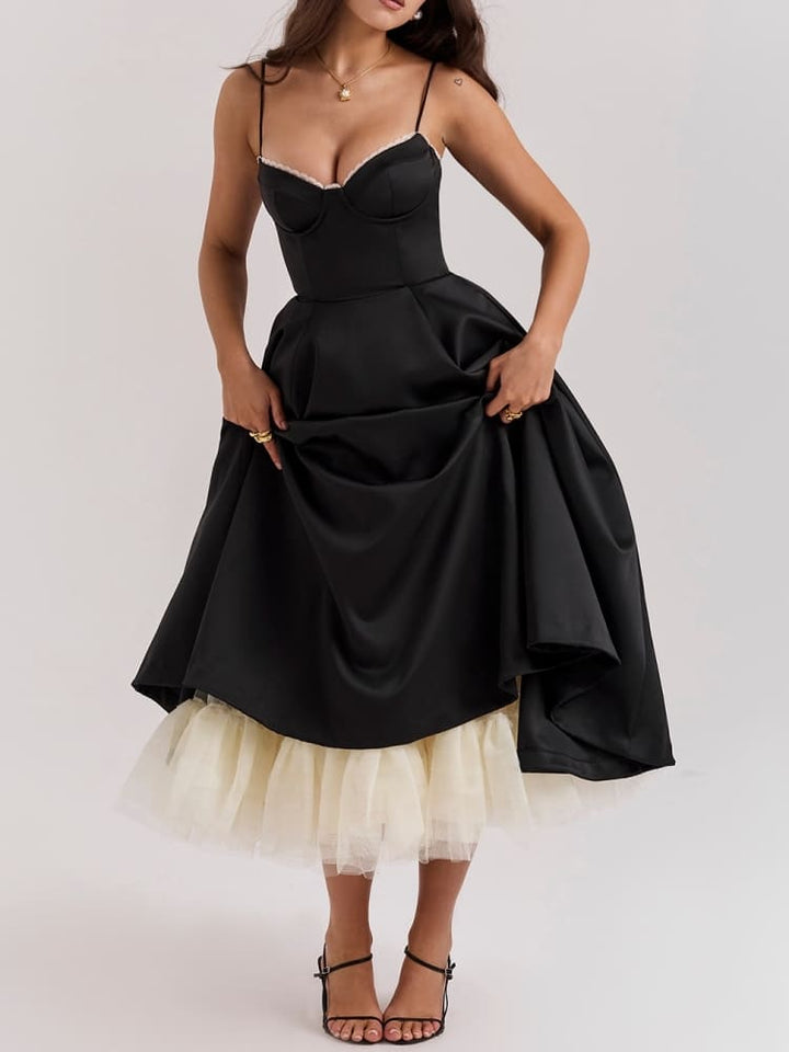 Schwarzes Midikleid aus Tüll