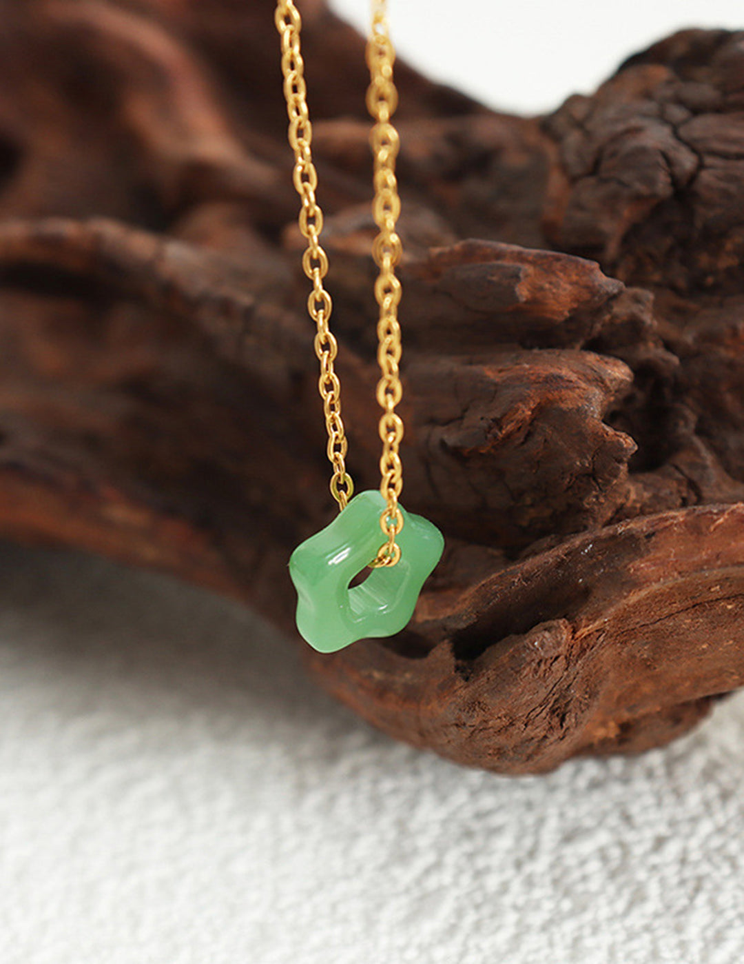 Collar de flor de jade