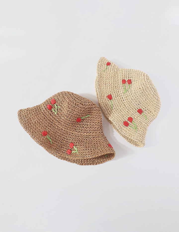 Sombrero de pescador tejido con flores