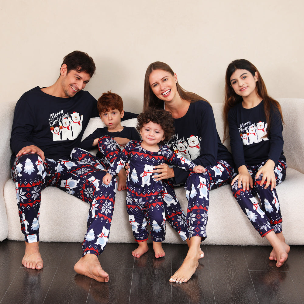 Weihnachtspyjama-Set für die ganze Familie. Marineblauer Eisbär-Pyjama