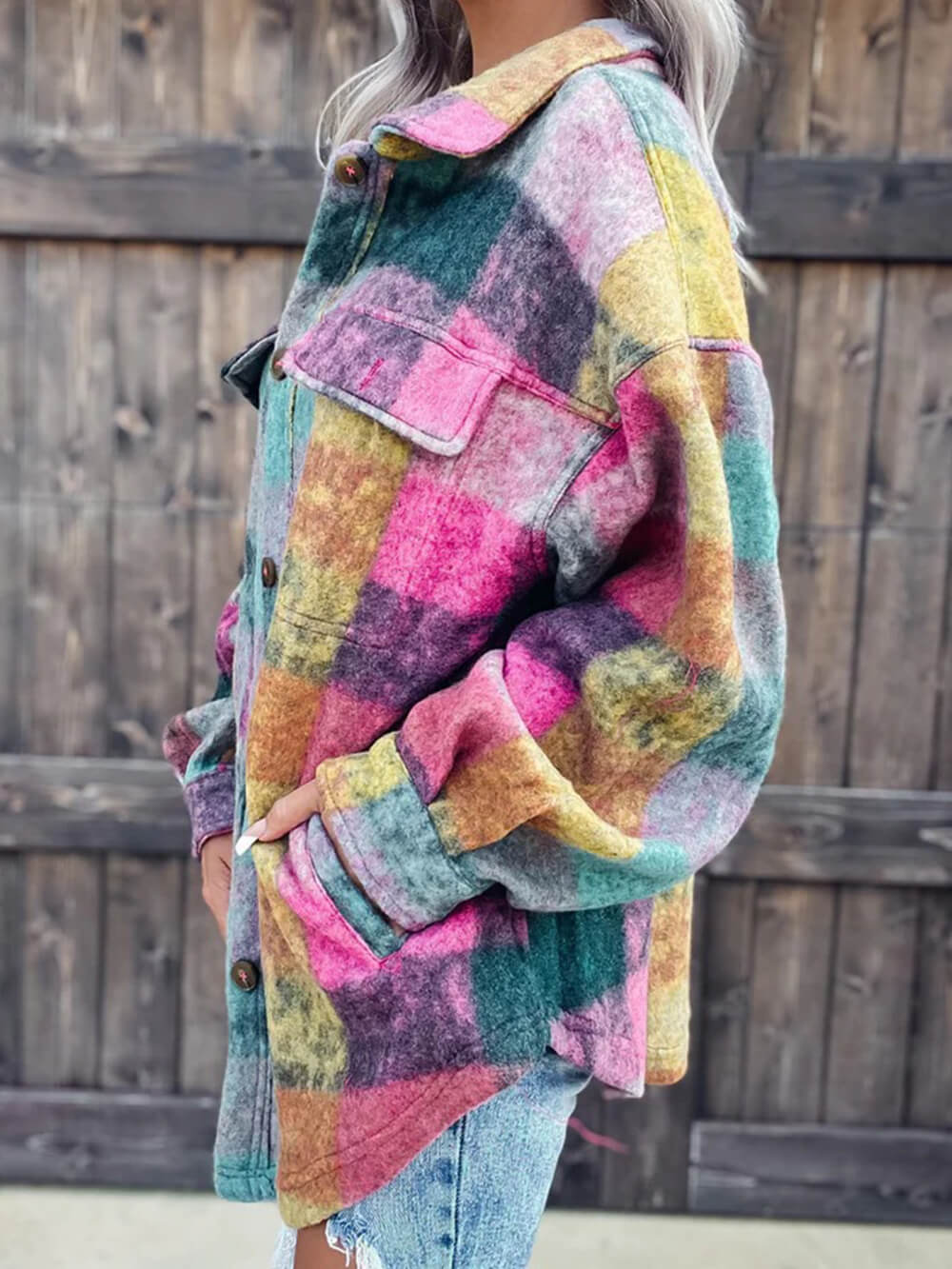 Abrigo de lana con bloques de color y solapa sencilla