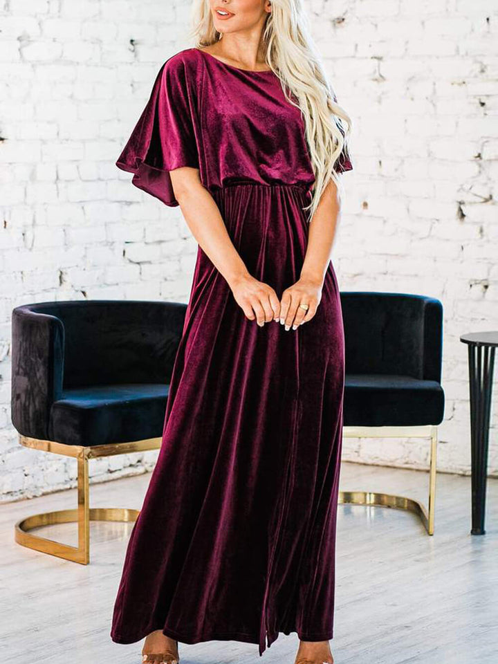 Aksamitna sukienka maxi z wysokim rozcięciem